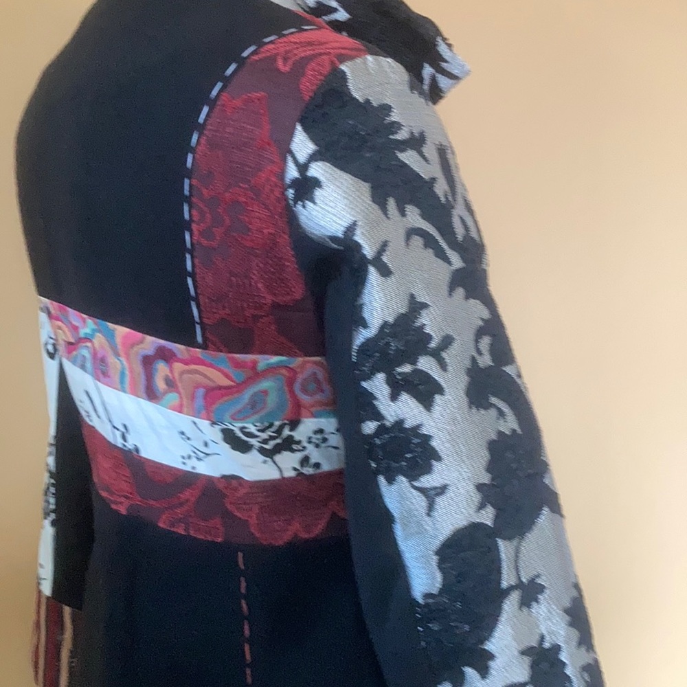 Exquisite Tapestry Coat - Picture 7 of 16